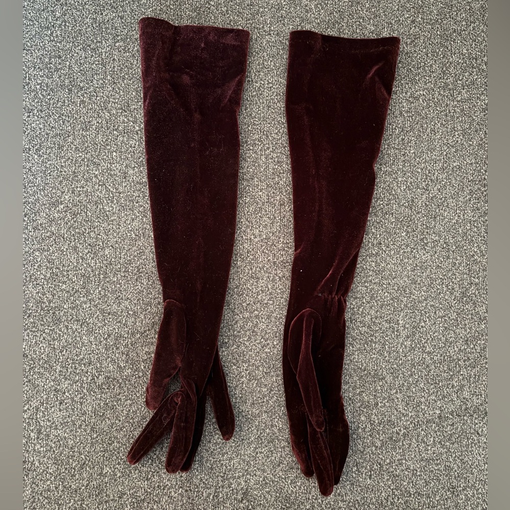 Elegant Burgundy Velvet Opera Gloves
